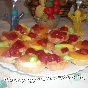 Gyümölcsös kosárka