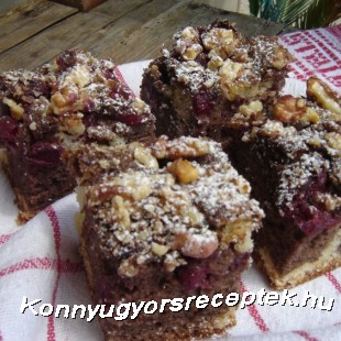 Joghurtos foltos meggyes