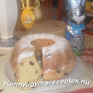 Túrós-mazsolás kuglóf Túrós-mazsolás kuglóf