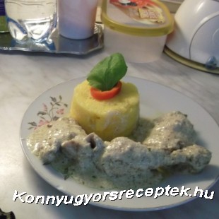 Fokhagymás csirke puliszkával