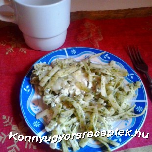 Spenótos metélt tejföllel