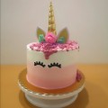 Eperkrémes ombre unikornis torta