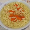 Tyúkhúsleves házi tyúkból csigatésztával 